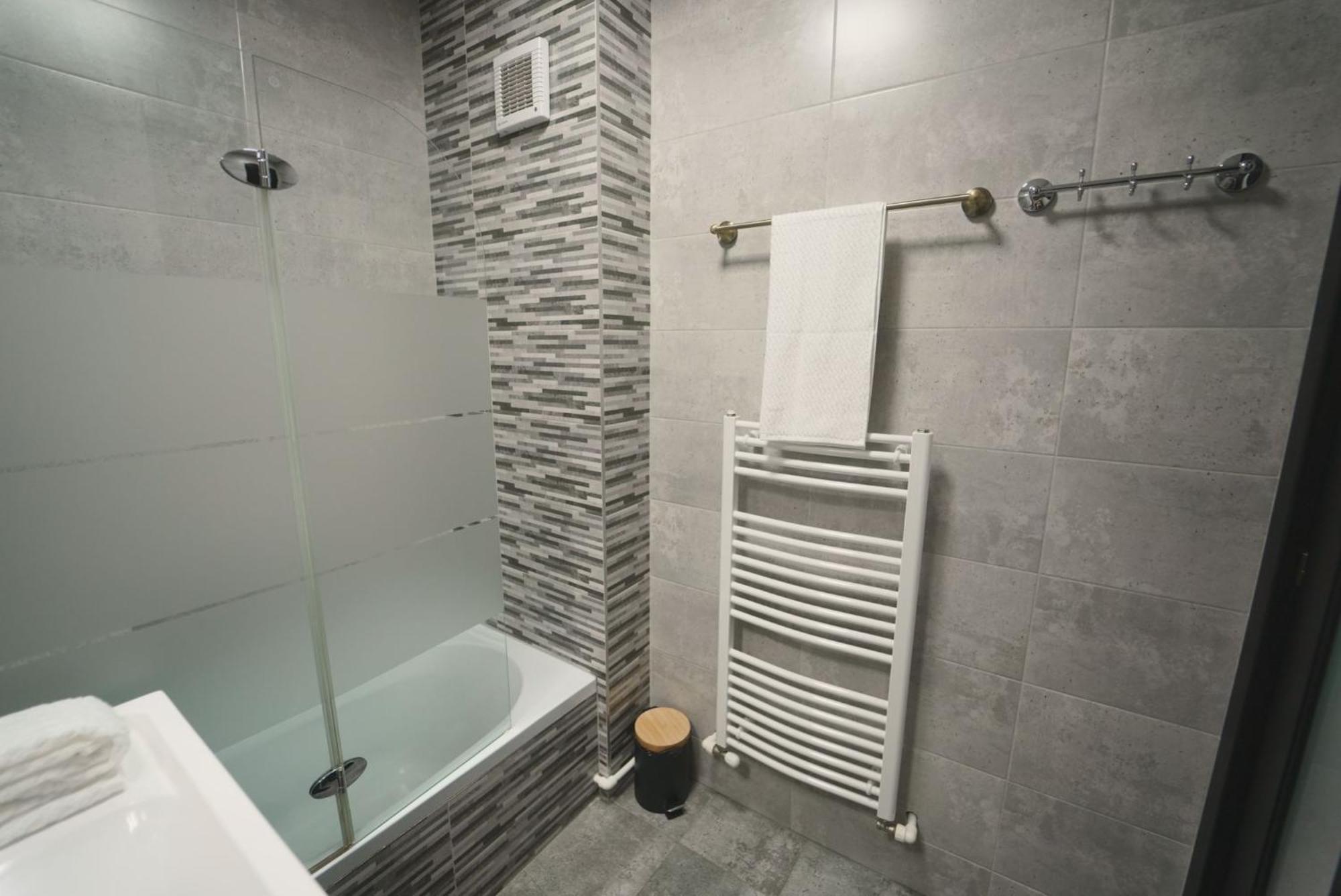 Luxury Apartament Ultracentral Of Suceava Esplanada エクステリア 写真